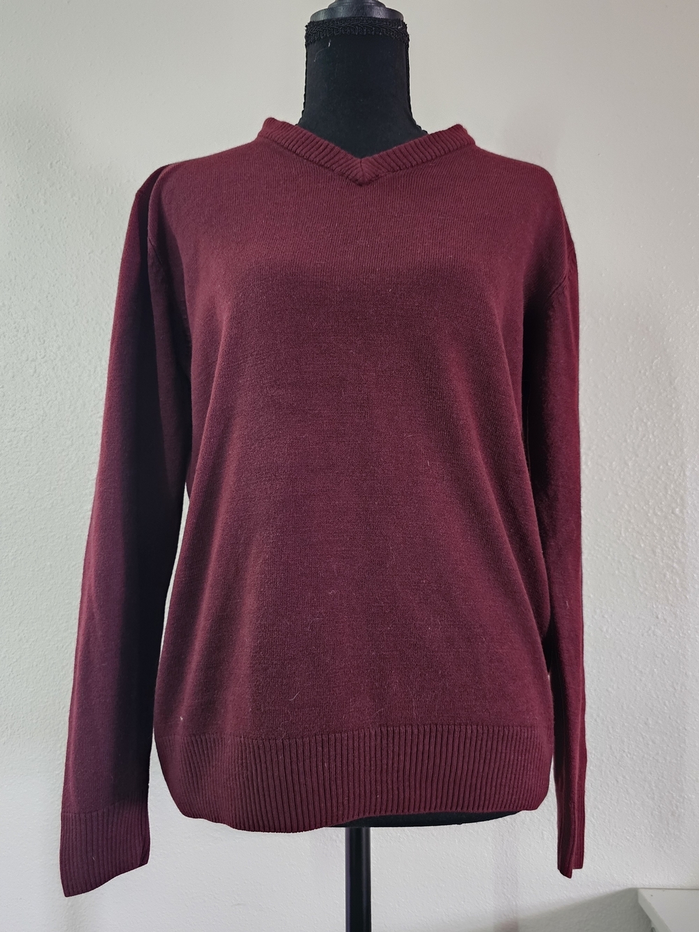 Oscar de la Renta Women's V-Neck Sweater in Burgundy